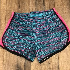 Girls Sz: Y XL Nike Dri-Fit shorts
